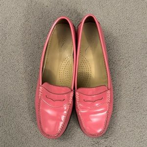 Women’s Pink Weejuns